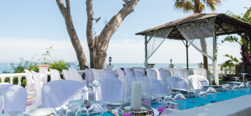 beach setting for weddings in spain